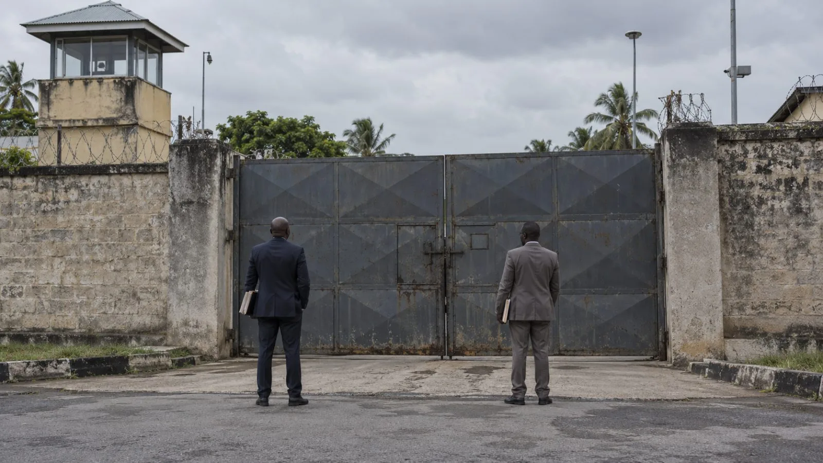 A closed entrance at Ukonga Prison stands in Dar es Salaam, Tanzania. (AI-generated image / EconoTimes)