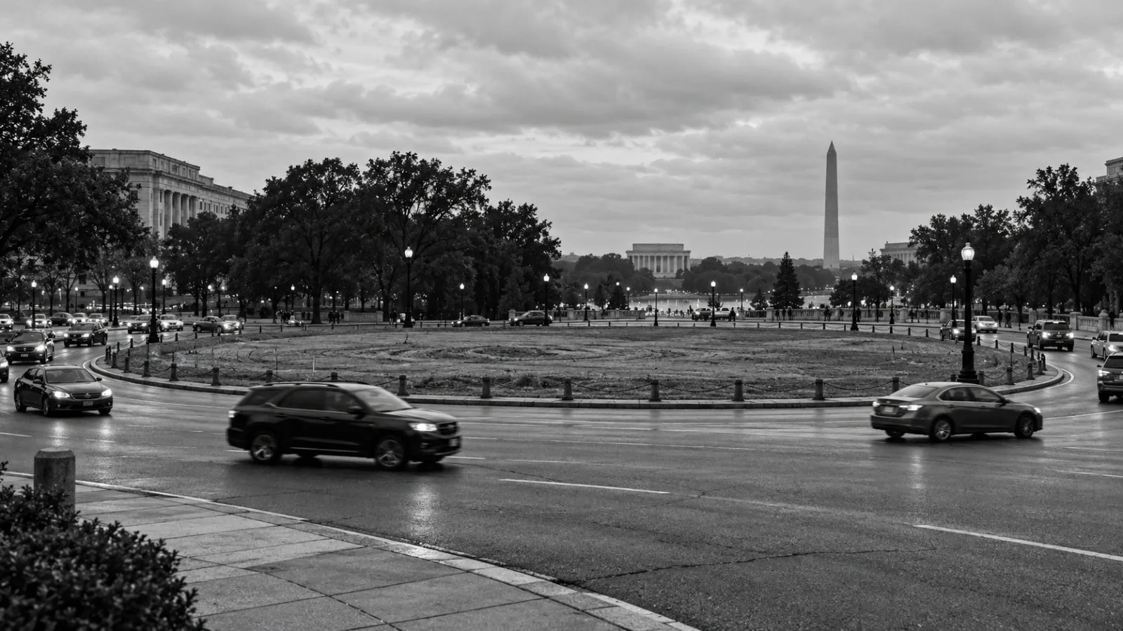 Traffic circles Memorial Circle near the proposed arch site in Washington, D.C. / EconoTimes.ai