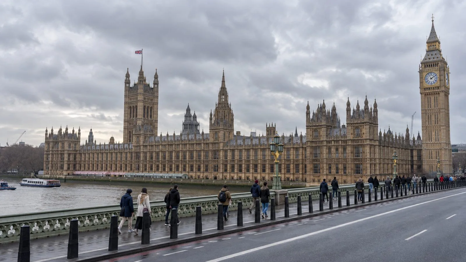 Pedestrians pass the Palace of Westminster in London on an overcast afternoon. (AI-generated image / EconoTimes)