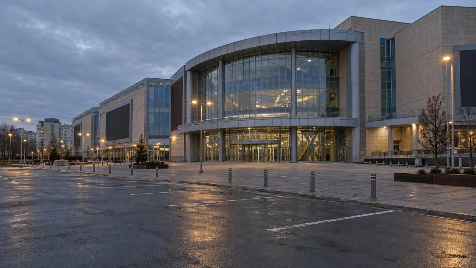 A closed shopping complex stands along Bogdana Khmelnitskogo Avenue in Belgorod, Russia. (AI-generated image / EconoTimes)