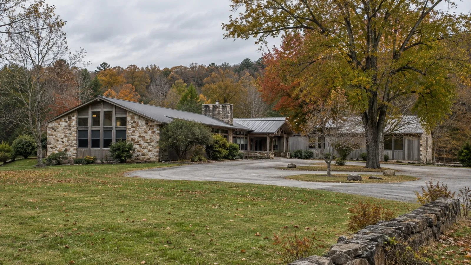 The Highlander Center’s education building sits among wooded grounds in New Market, Tennessee. (AI-generated image / EconoTimes)