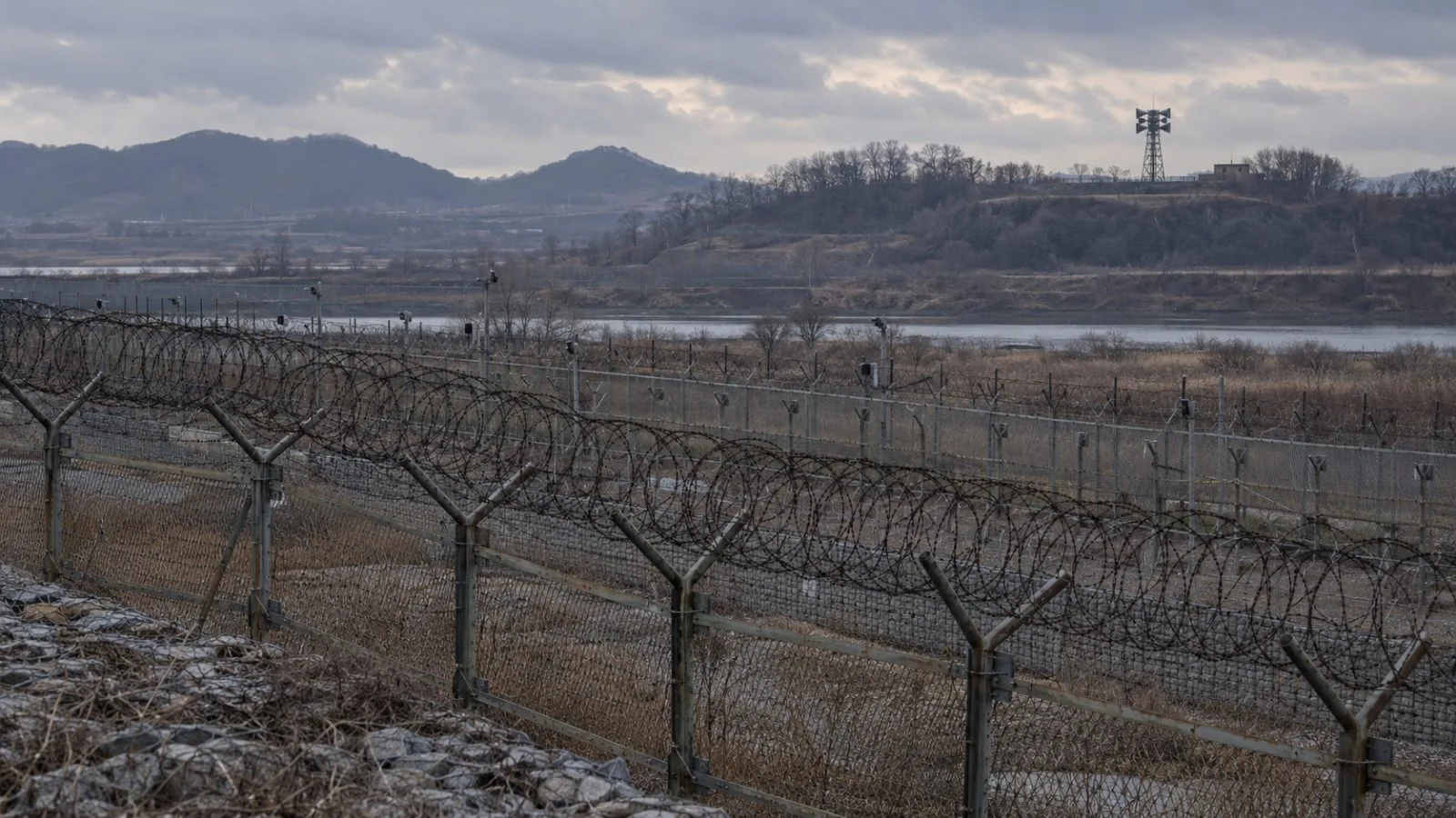 A border loudspeaker faces the Korean Demilitarized Zone near Paju, South Korea. (AI-generated image / EconoTimes)