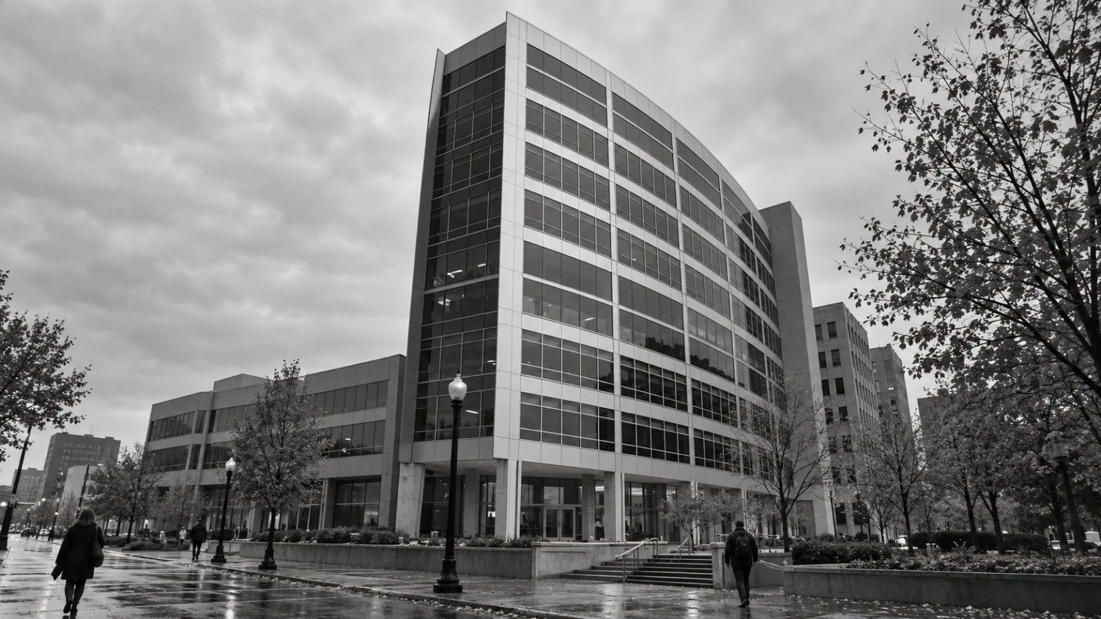 Old National Bancorp’s headquarters stands on Main Street in Evansville, Indiana. / EconoTimes.ai