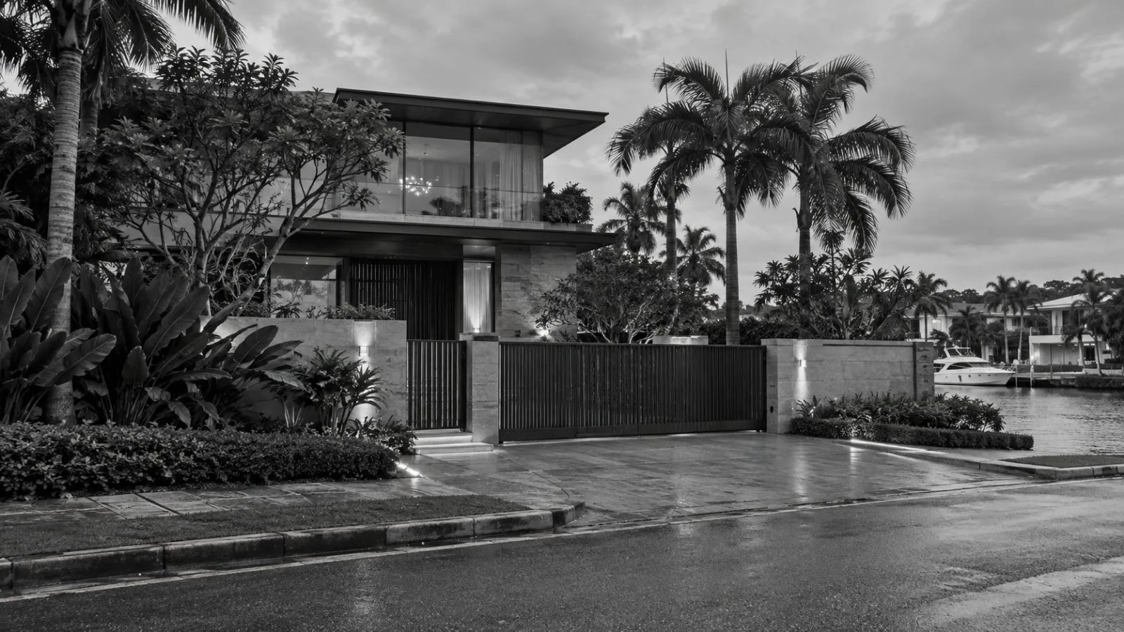A bungalow stands along Cove Drive in Singapore's Sentosa Cove. (AI-generated image / EconoTimes)