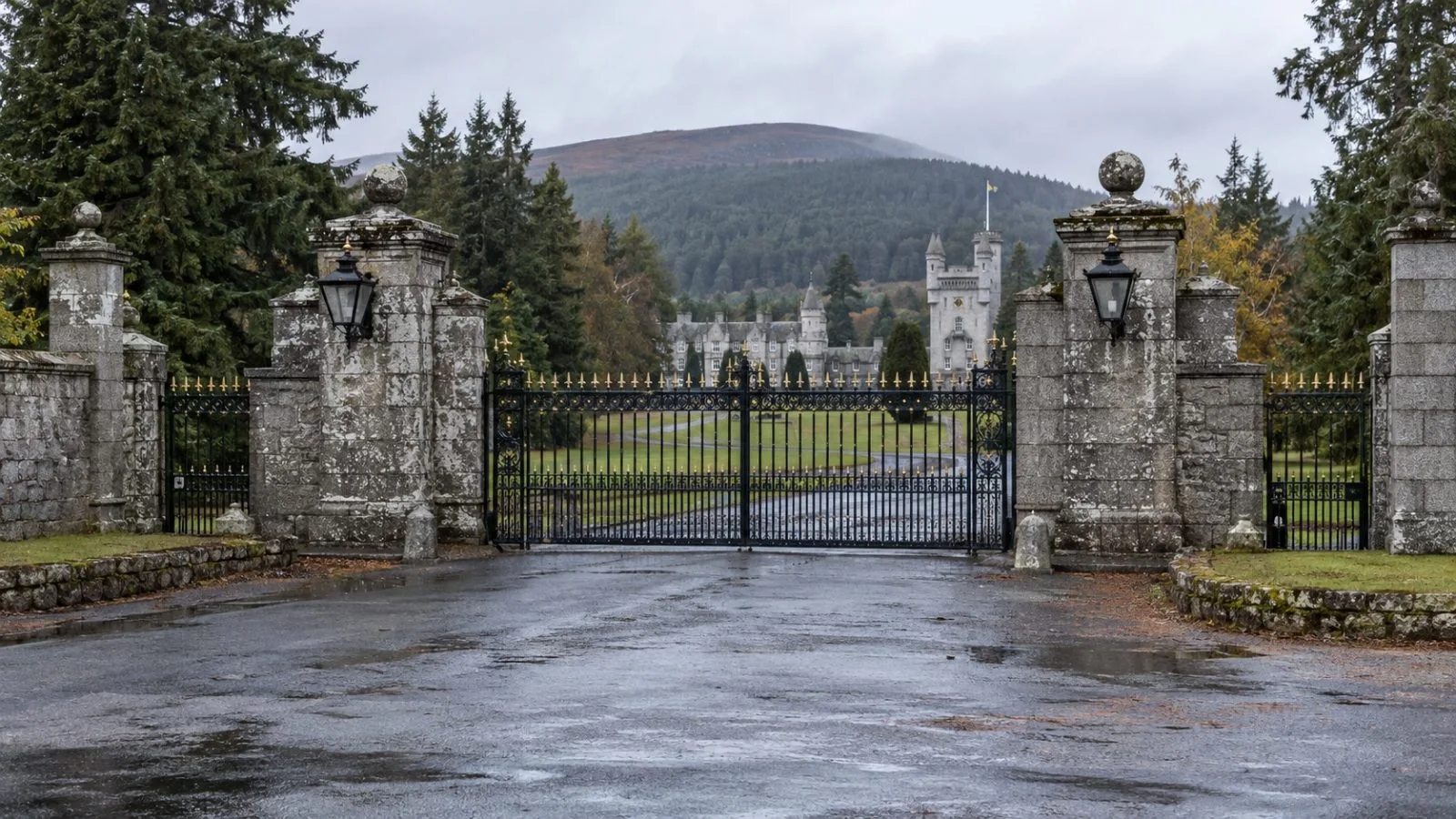 The gates to the Balmoral estate stand near Ballater in Aberdeenshire, Scotland. (AI-generated image / EconoTimes)