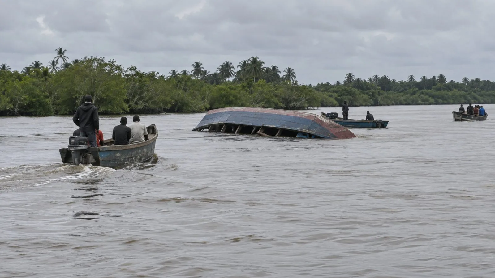 Small wooden boats pass along the Robertkiri waterways in Rivers State, Nigeria. (AI-generated image / EconoTimes)