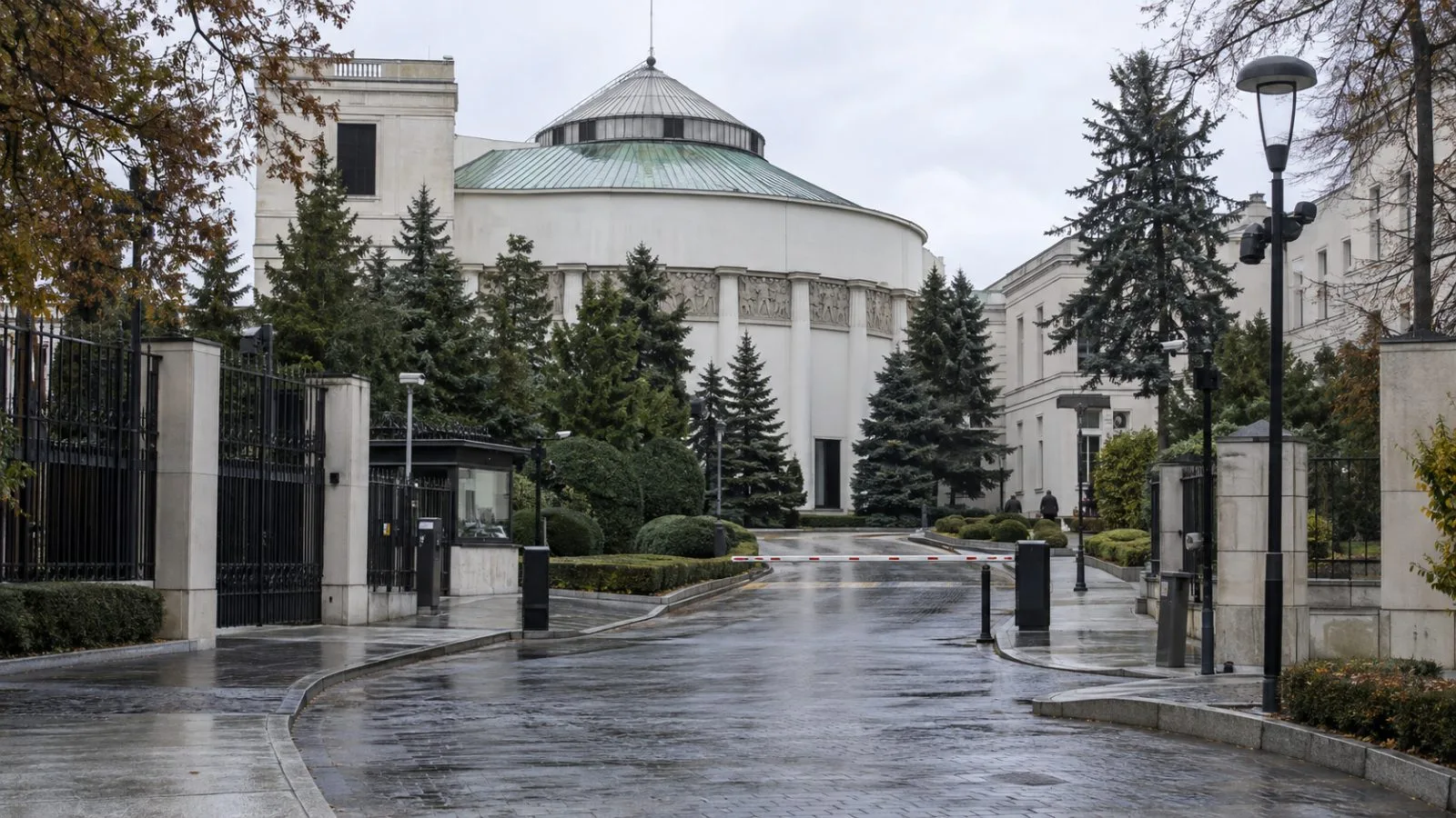The Sejm building stands beneath gray morning light in Warsaw, Poland. (AI-generated image / EconoTimes)