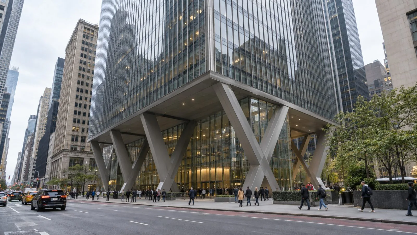 Pedestrians pass the street-level supports at 601 Lexington Avenue in Midtown Manhattan. (AI-generated image / EconoTimes)