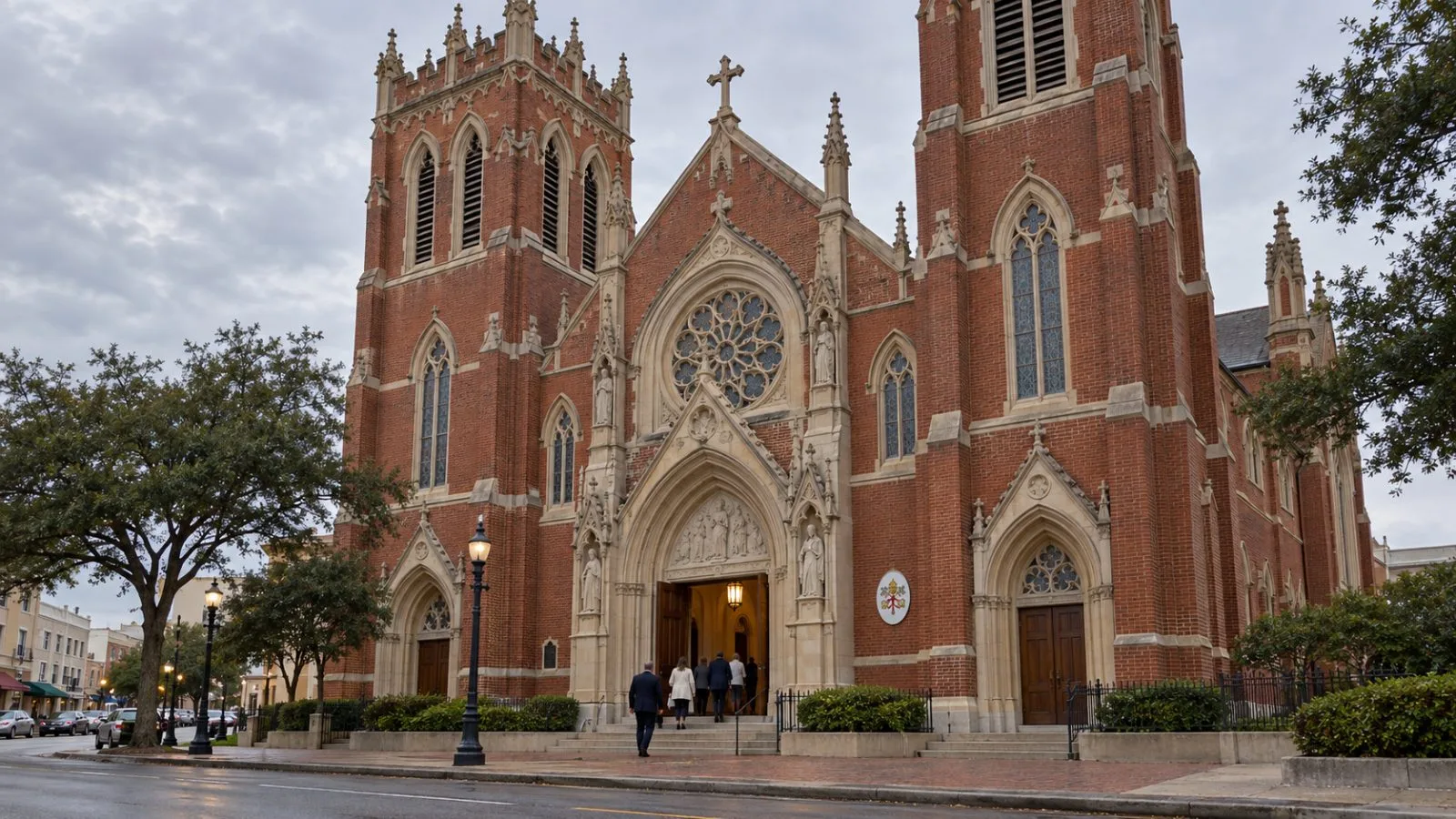 Parishioners enter St. John the Evangelist Cathedral in Lafayette, Louisiana. / EconoTimes.ai