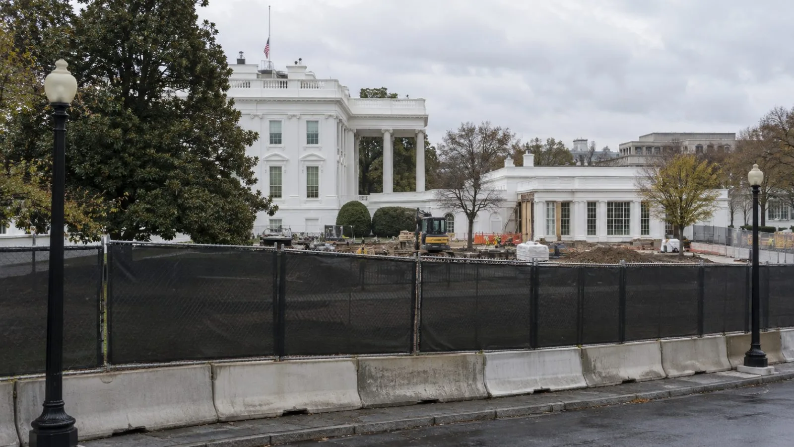Construction barriers line the White House East Wing grounds in Washington, D.C. (AI-generated image / EconoTimes)