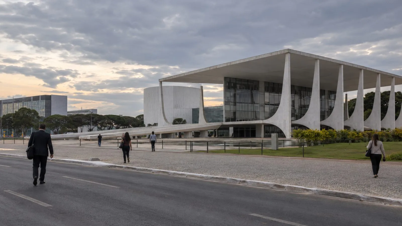 Pedestrians pass the Superior Electoral Court headquarters in Brasília before the runoff. (AI-generated image / EconoTimes)