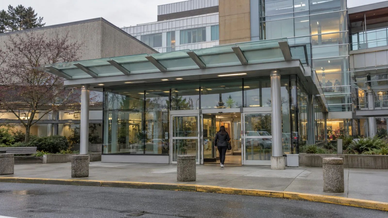 The entrance to BC Children’s Hospital stands beneath overcast skies in Vancouver, British Columbia. (AI-generated image / EconoTimes)