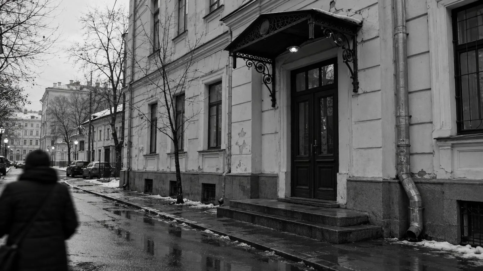 The entrance to Novaya Gazeta’s longtime office on Potapovsky Lane in Moscow. (AI-generated image / EconoTimes)