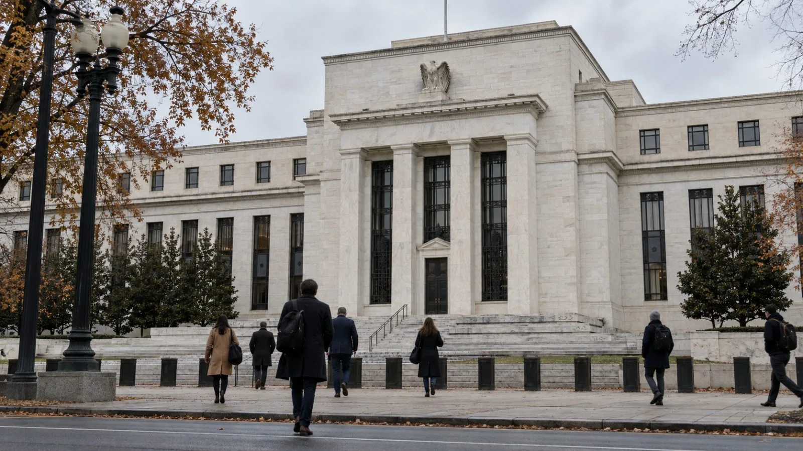 Pedestrians pass the Federal Reserve headquarters in Washington under an overcast morning sky. (AI-generated image / EconoTimes)