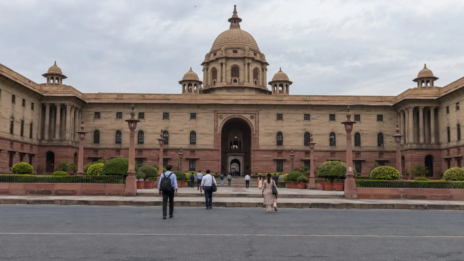 People enter the North Block government offices in New Delhi, India. (AI-generated image / EconoTimes)