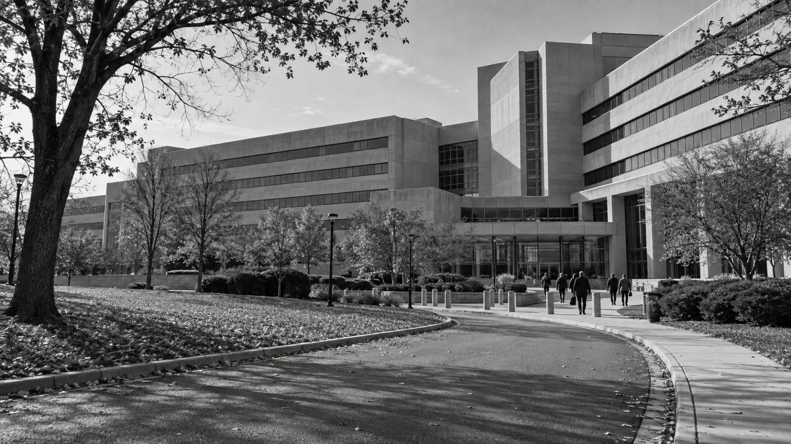 Workers enter the Social Security Administration headquarters in Woodlawn, Maryland. (AI-generated image / EconoTimes)