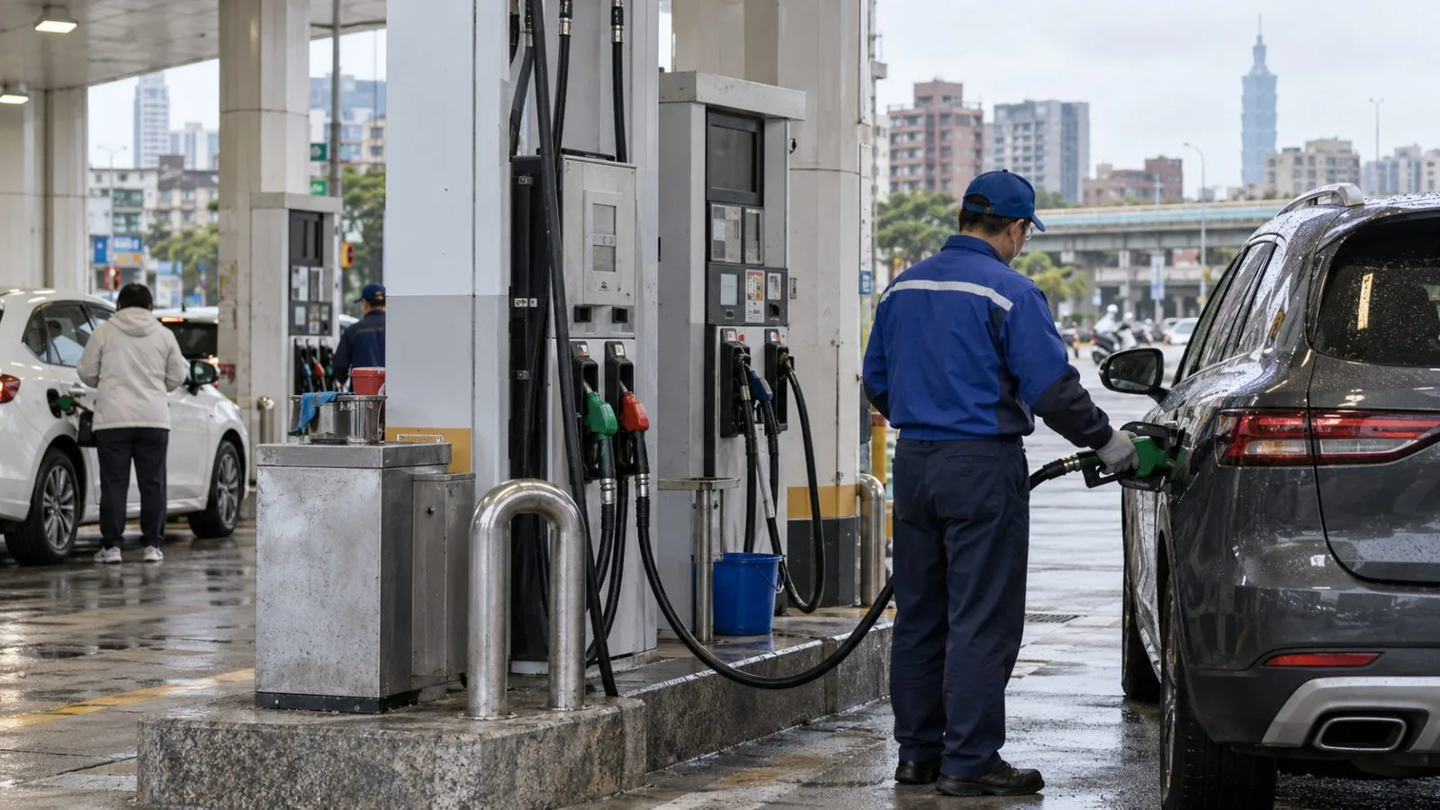 A scooter rider refuels at a neighborhood service station in Taipei, Taiwan. / EconoTimes.ai