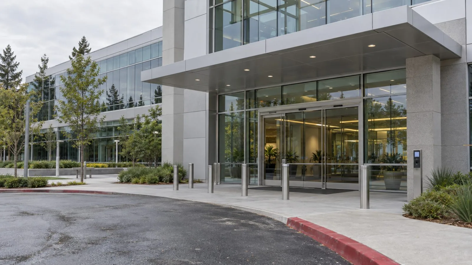 Staff enter PingCAP's headquarters in Sunnyvale, California, on a cloudy morning. / EconoTimes.ai