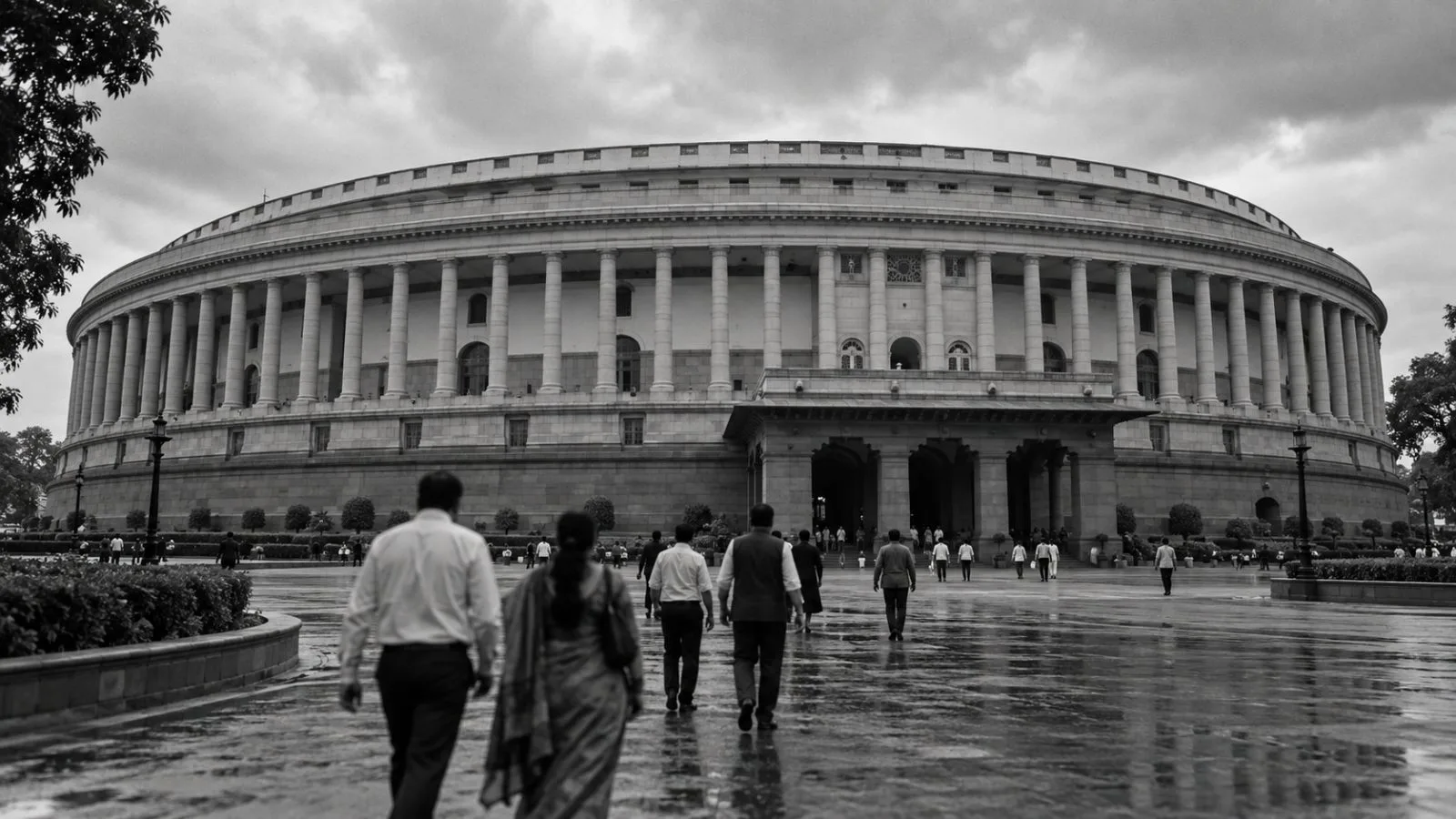 Visitors cross the forecourt outside Parliament House in New Delhi on an overcast afternoon. (AI-generated image / EconoTimes)