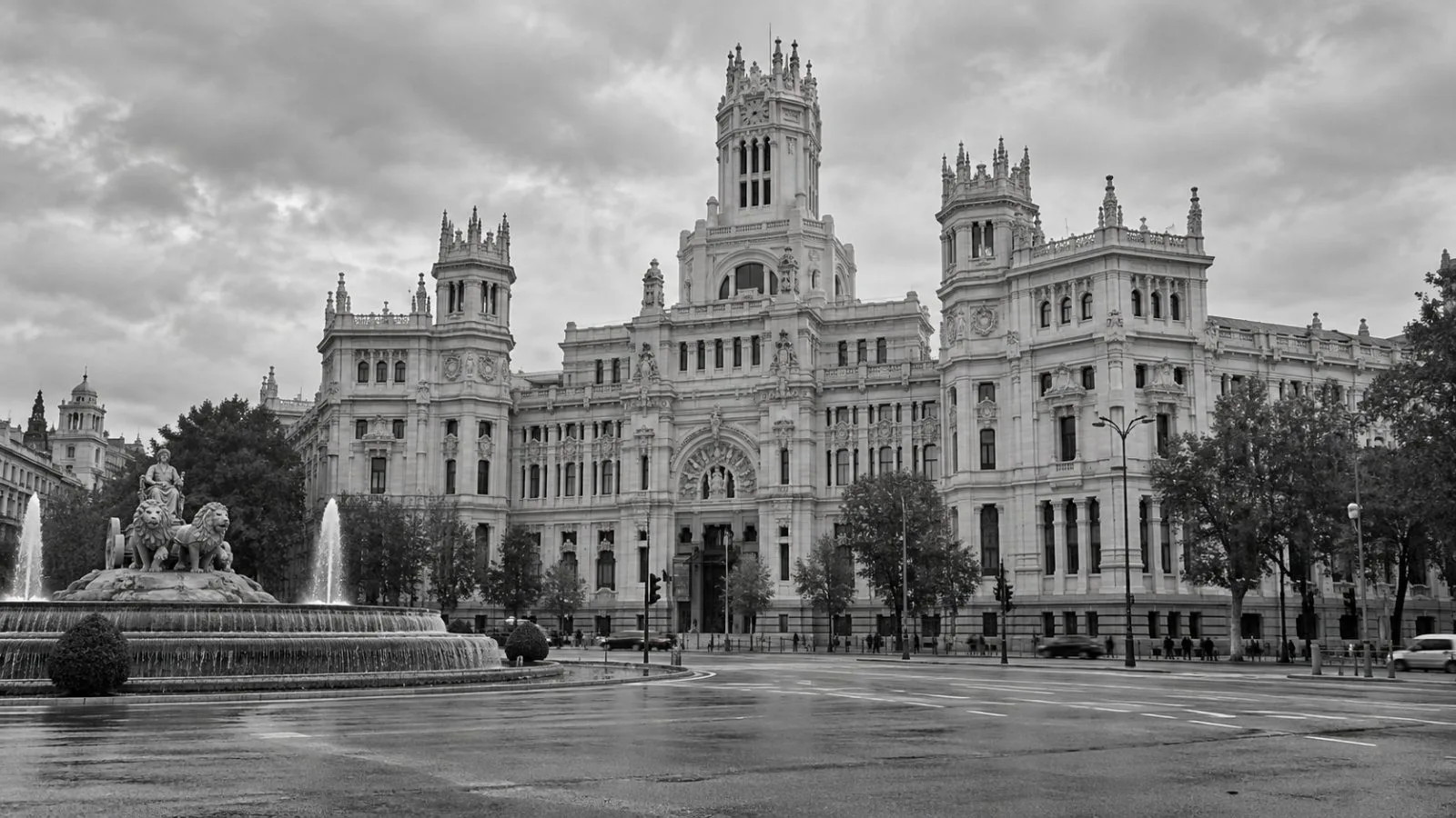 Palacio de Cibeles stands in central Madrid beneath an overcast autumn morning sky. (AI-generated image / EconoTimes)