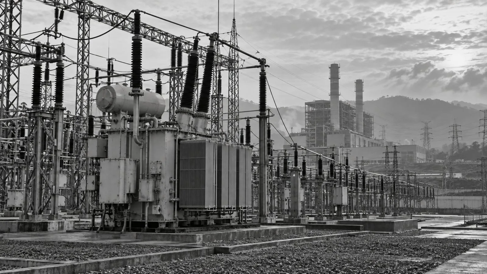 High-voltage transformers and transmission lines stand at Geregu Power Plant in Ajaokuta, Nigeria. (AI-generated image / EconoTimes)