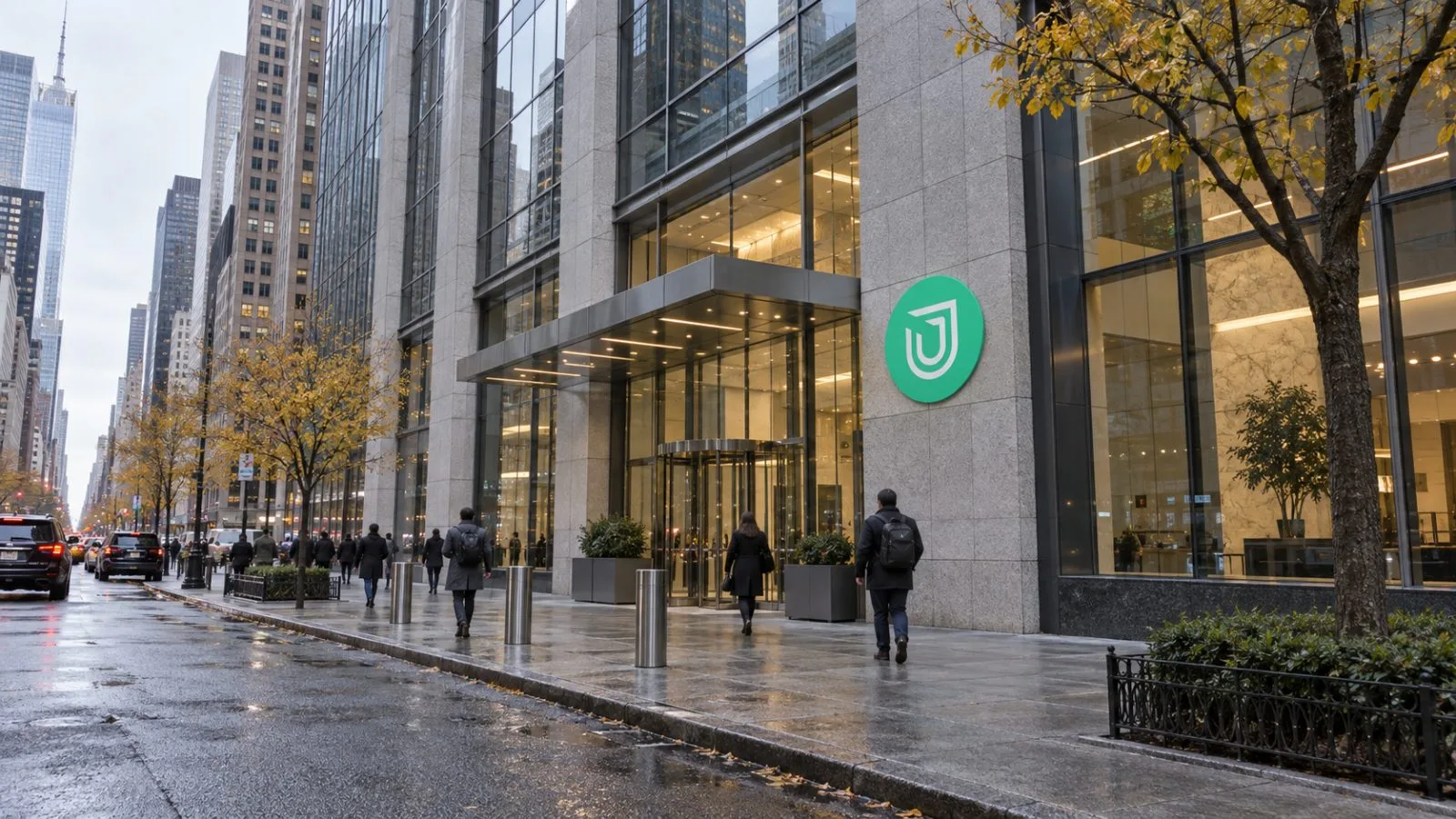 Employees enter Marsh’s Midtown Manhattan headquarters in New York City. / EconoTimes.ai