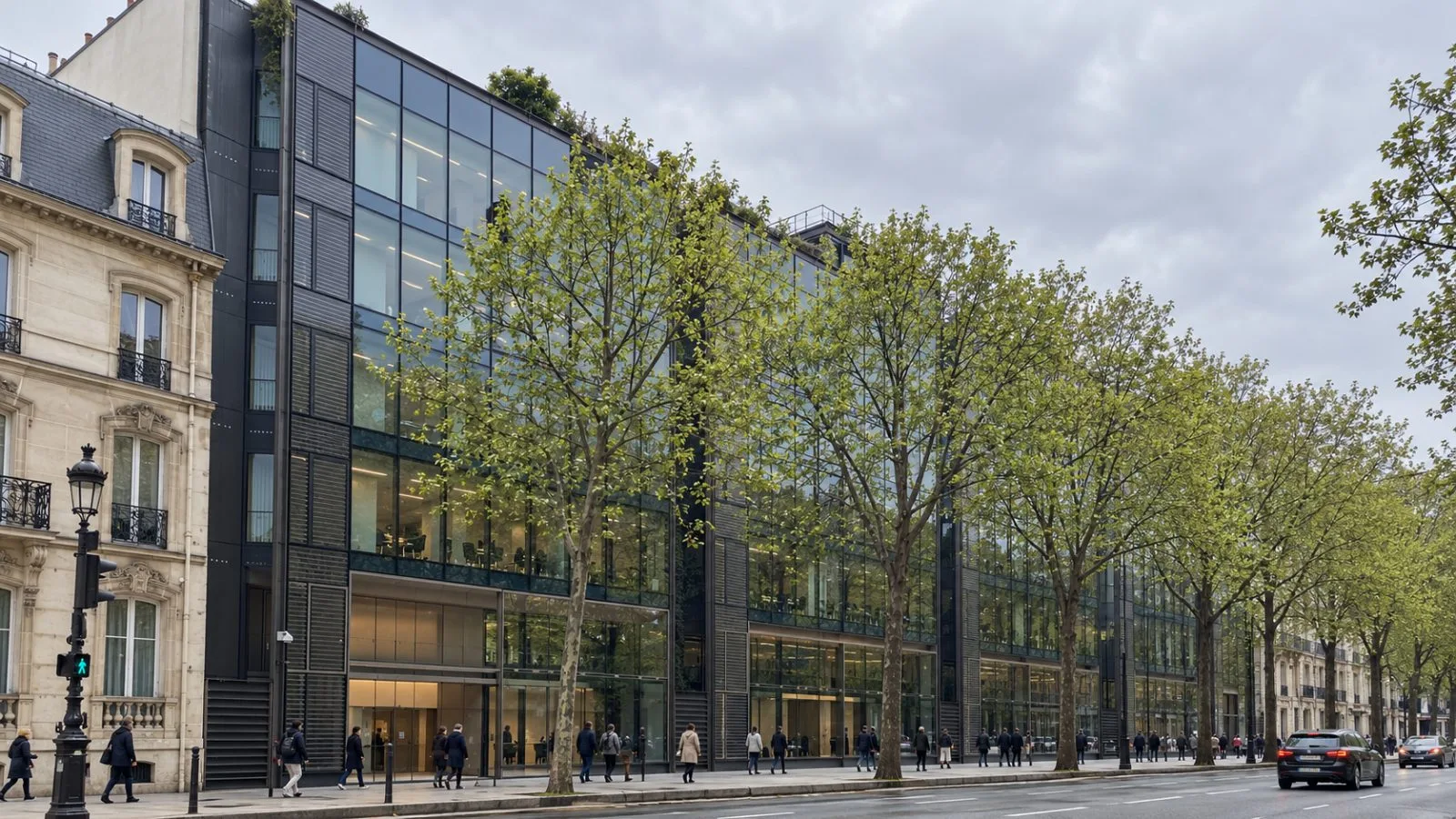SCOR’s headquarters stands on Avenue Kléber in Paris beneath an overcast morning sky. / EconoTimes.ai