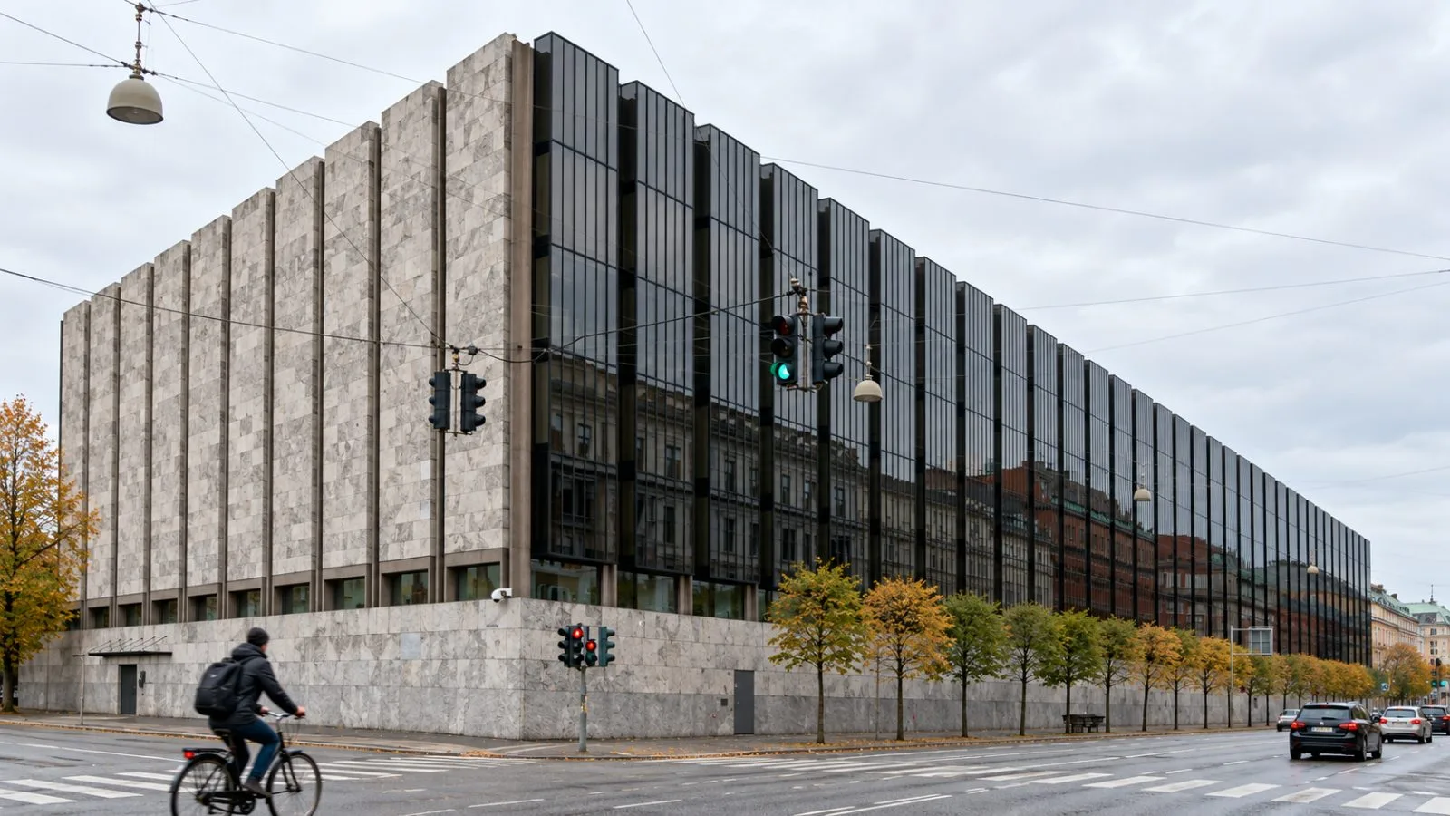 Danmarks Nationalbank’s headquarters stands along Havnegade in Copenhagen on an overcast autumn morning. / EconoTimes.ai