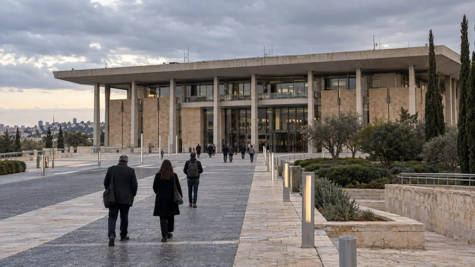 Visitors walk toward the Knesset entrance in Jerusalem on an overcast afternoon. (AI-generated image / EconoTimes)