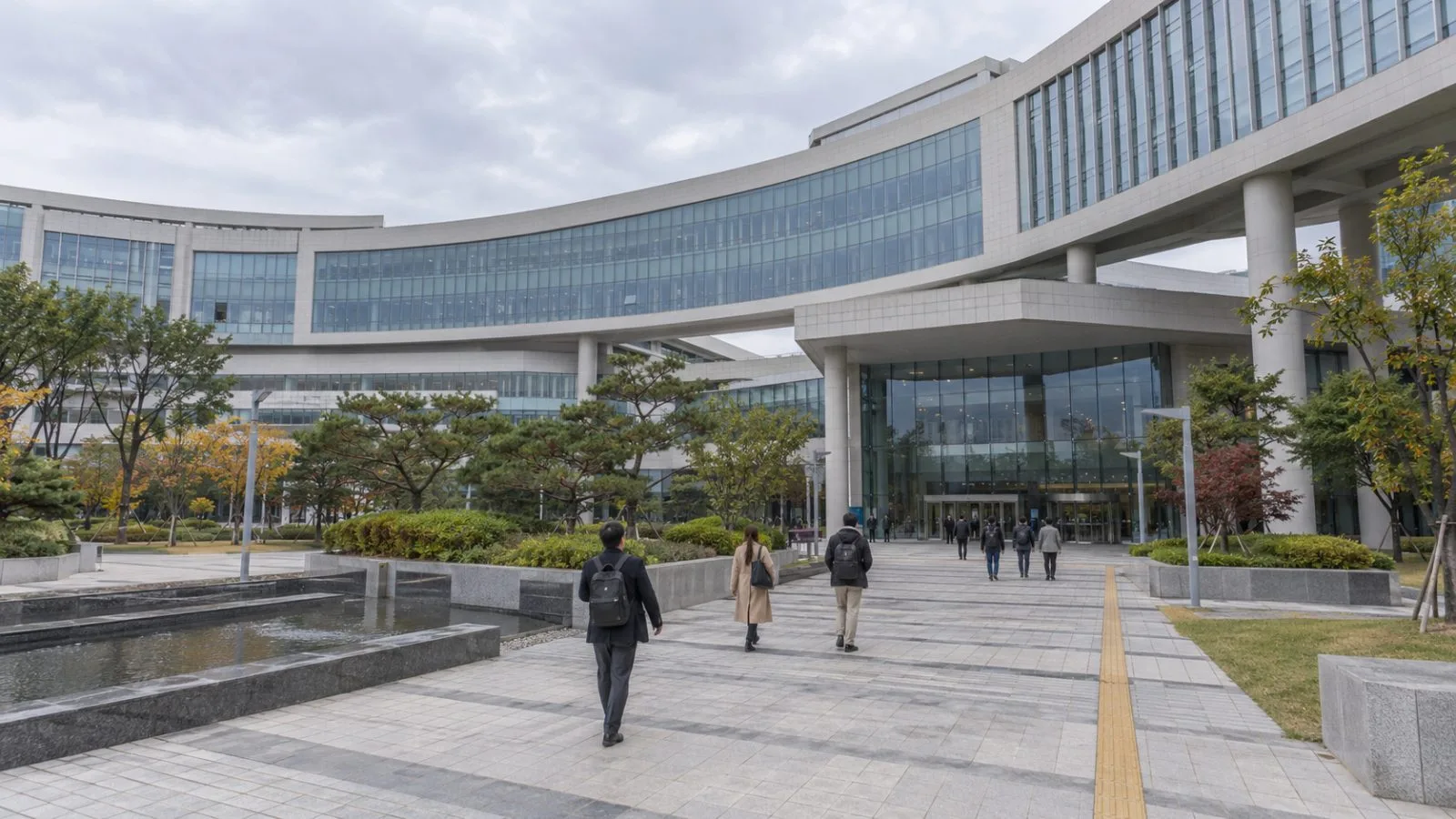The Fair Trade Commission offices stand at Government Complex Sejong in South Korea beneath gray skies. (AI-generated image / EconoTimes)