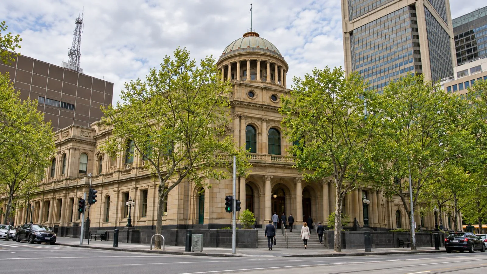 People enter the Supreme Court of Victoria in Melbourne on a mild spring morning / EconoTimes.ai