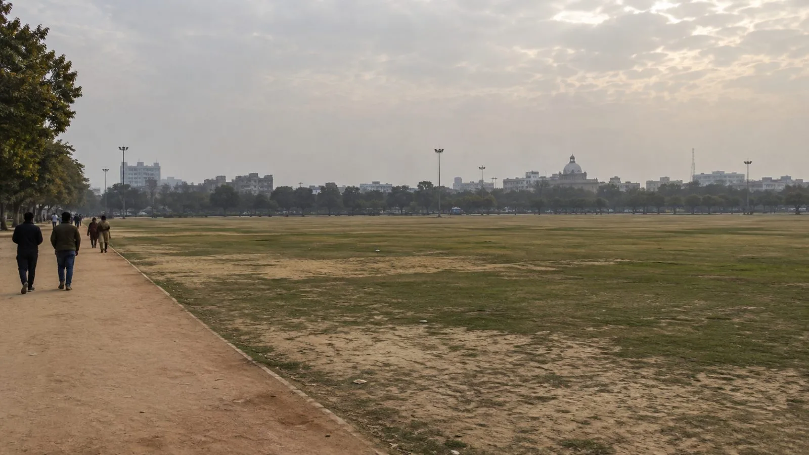The grounds of Ramlila Maidan sit empty in New Delhi ahead of a planned opposition rally. (AI-generated image / EconoTimes)