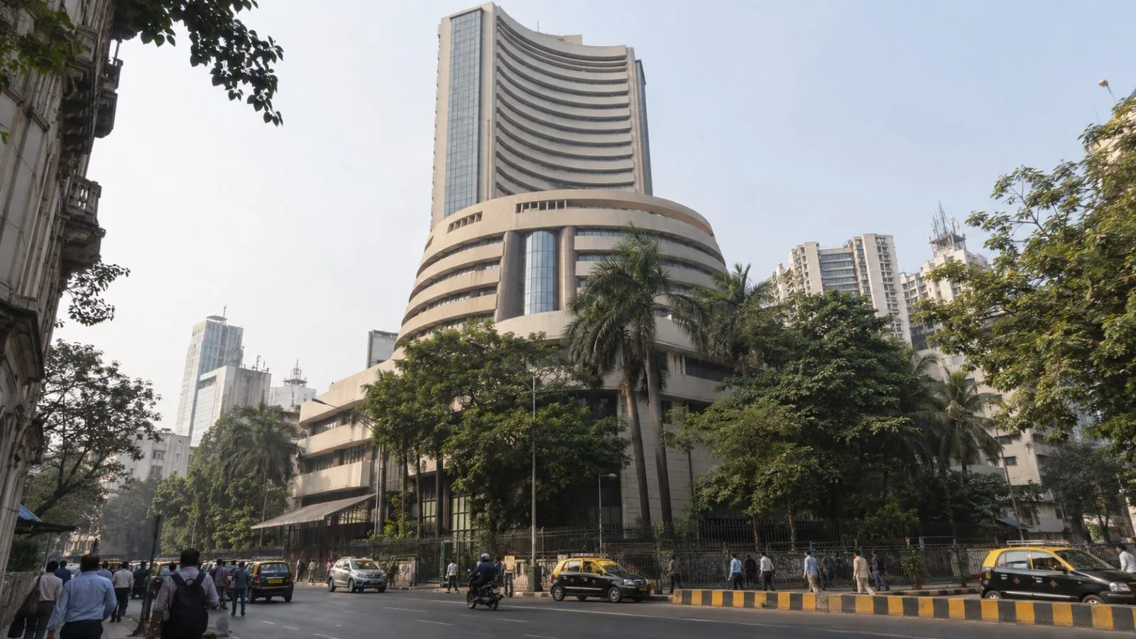 econotimes.com - Celia Rowan - ET Intelligence Estimates Listed Reliance Companies' Combined Market Cap Tops Tata's