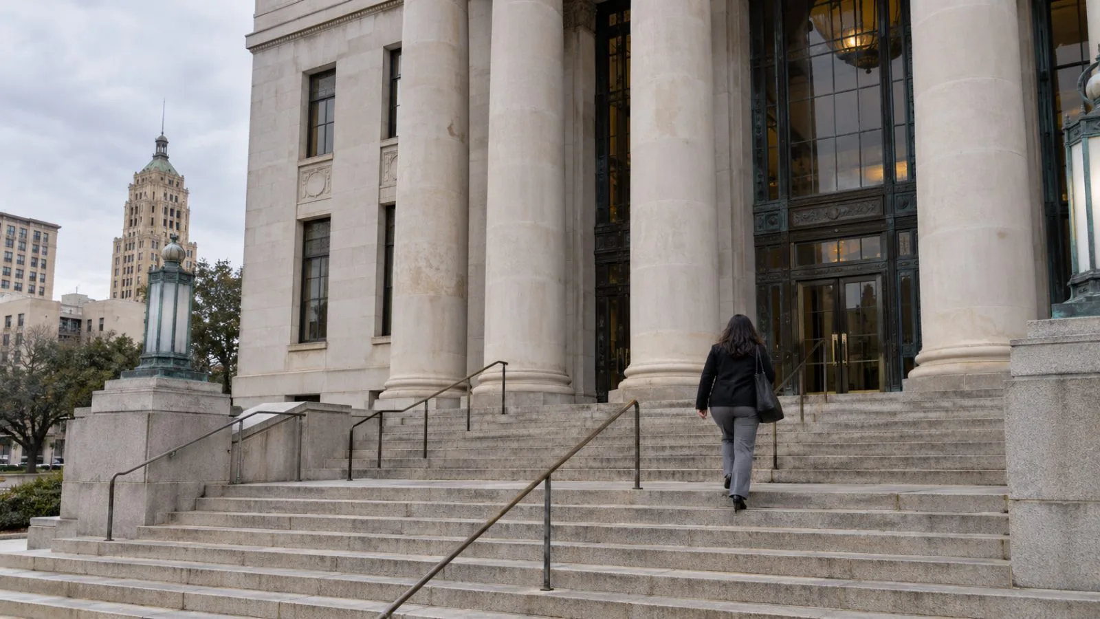 A visitor approaches the United States Courthouse in San Antonio, Texas. (AI-generated image / EconoTimes)