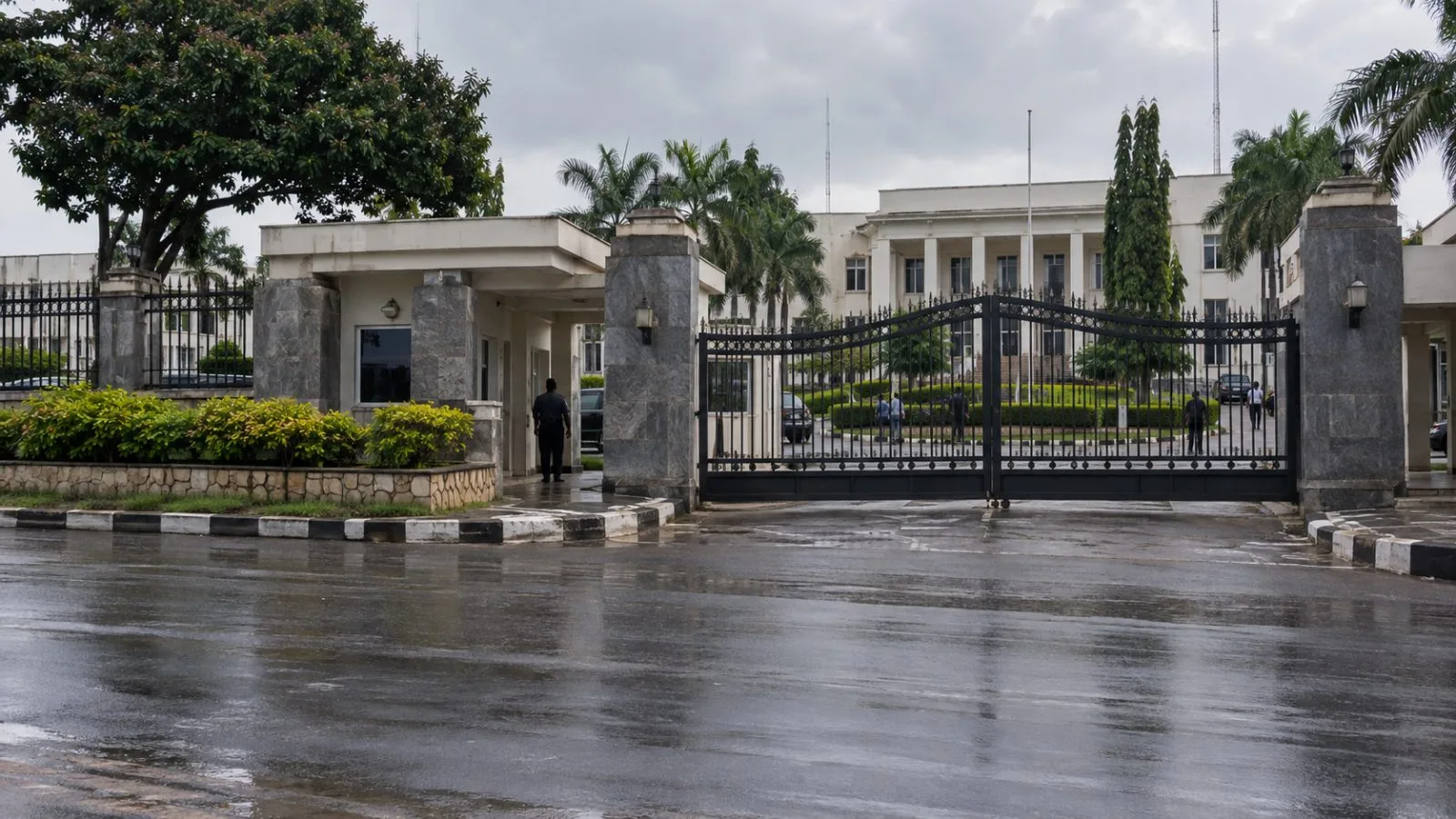 Oyo State Government House stands behind its entrance gate in Ibadan, Nigeria. (AI-generated image / EconoTimes)