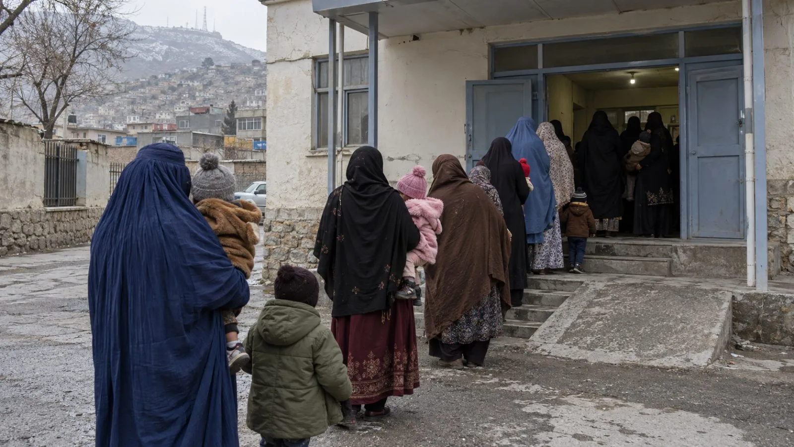 Caregivers wait with children outside a nutrition clinic in Kabul, Afghanistan. (AI-generated image / EconoTimes)