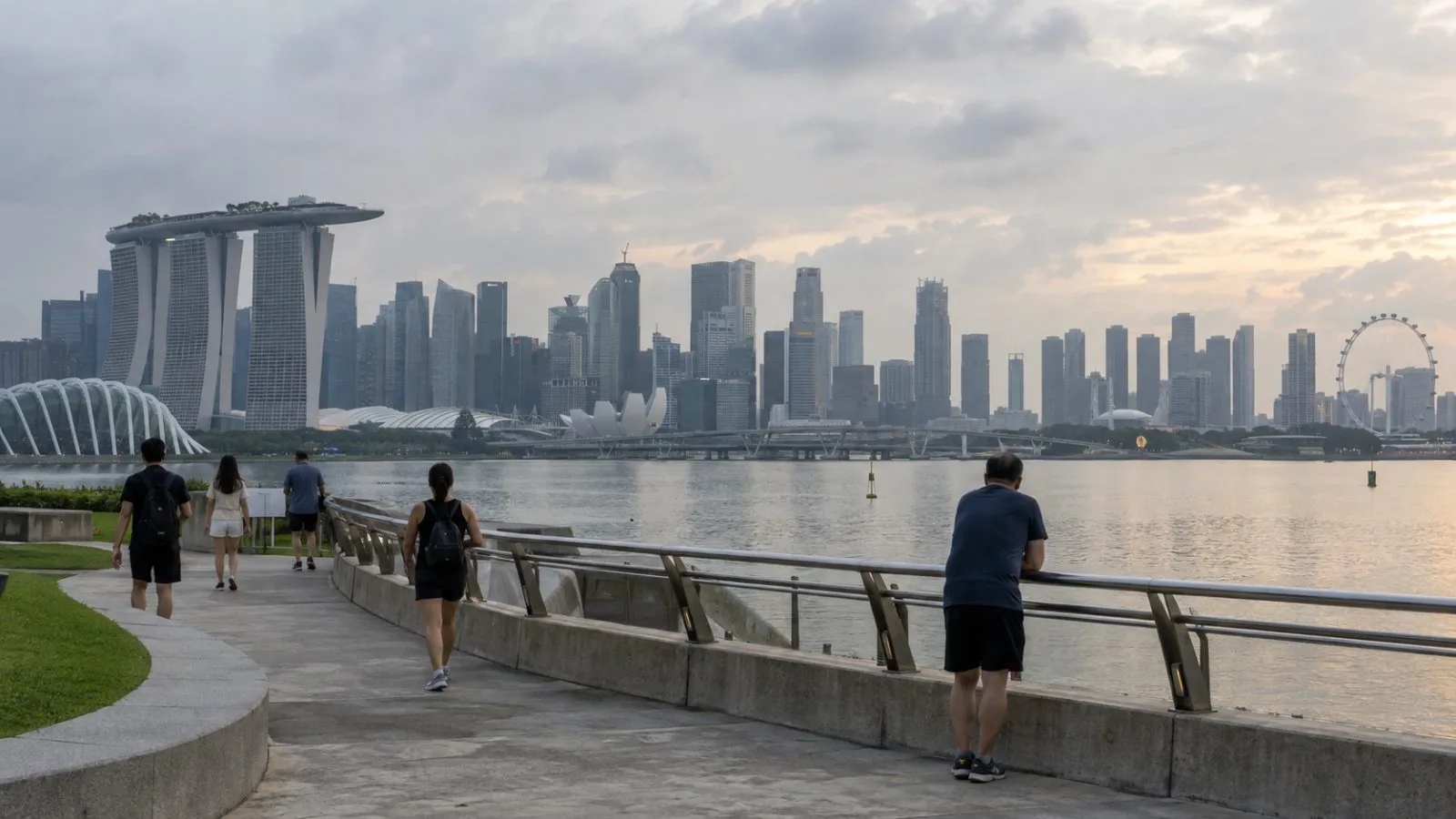 Haze softens the central Singapore skyline as seen from Marina Barrage. (AI-generated image / EconoTimes)