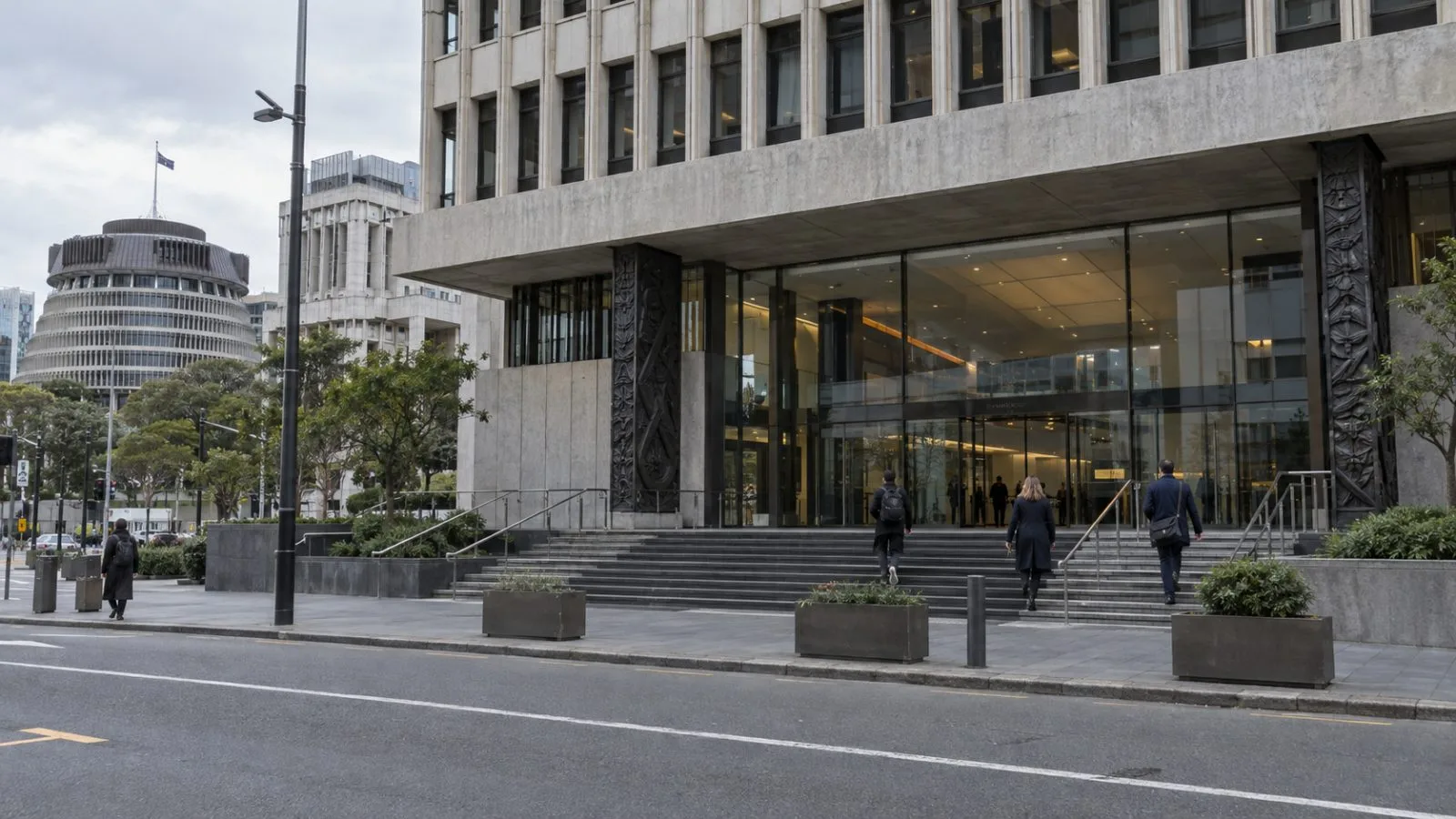 Pedestrians pass the Reserve Bank of New Zealand in Wellington. (AI-generated image / EconoTimes)