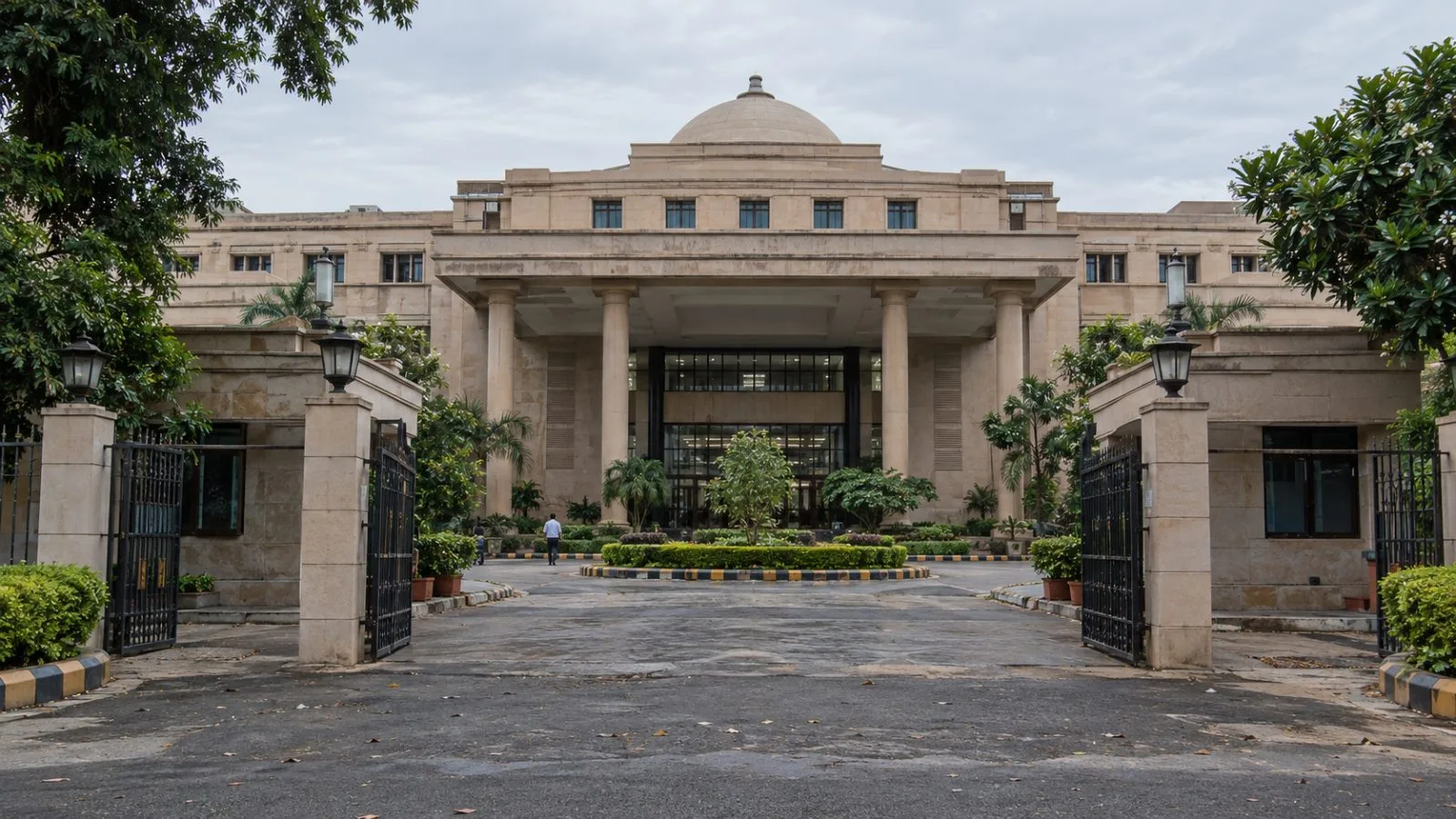The entrance to Annapurna Bhawan in Patliputra, Patna, is seen in daylight. (AI-generated image / EconoTimes)