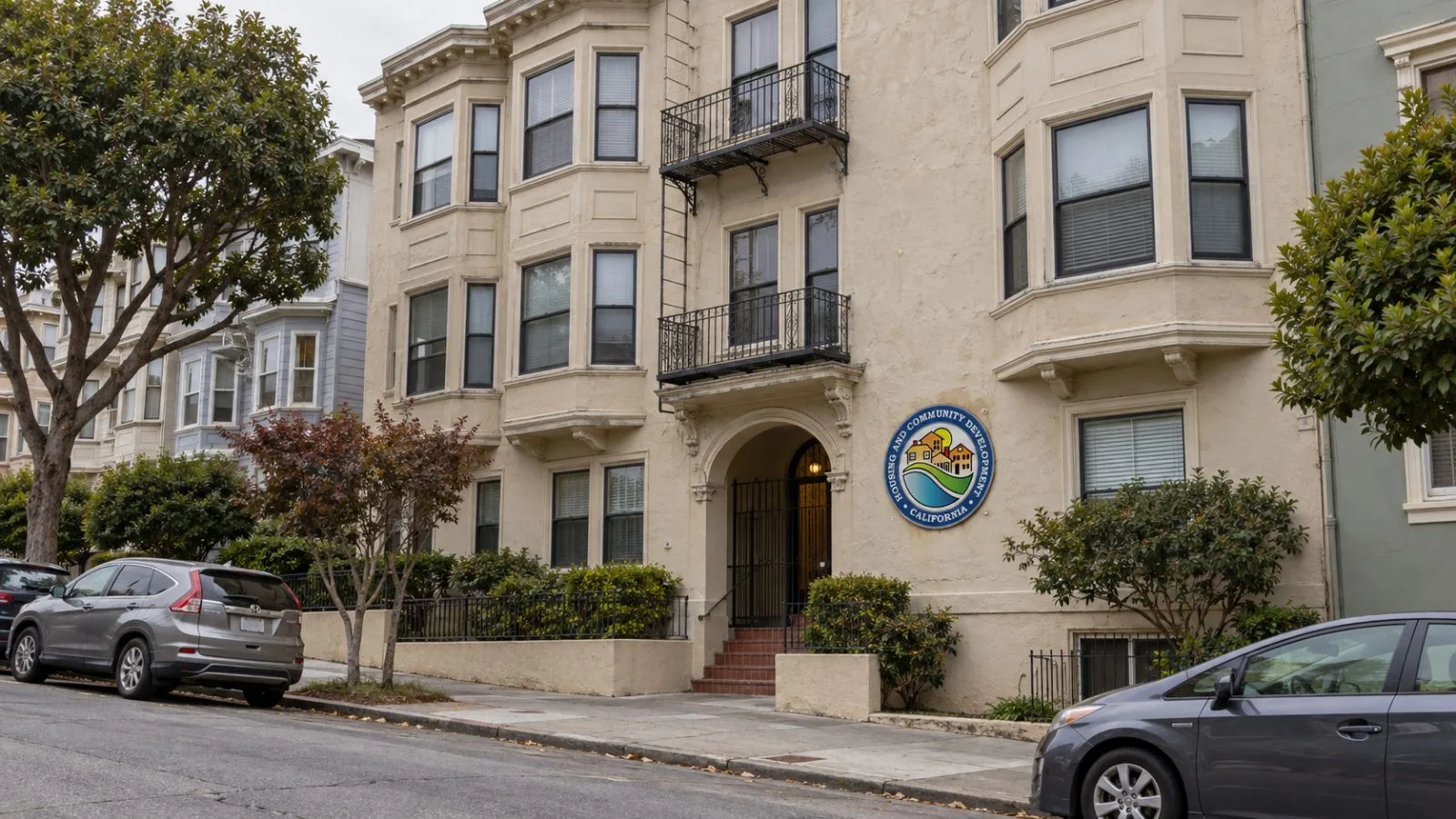Apartment buildings line a residential street in San Francisco, California. / EconoTimes.ai