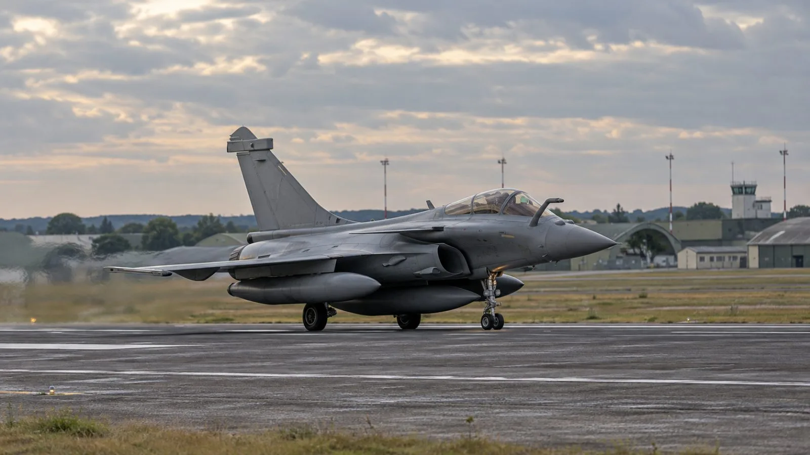 A French Rafale fighter moves along the runway at Saint-Dizier Air Base in eastern France. (AI-generated image / EconoTimes)