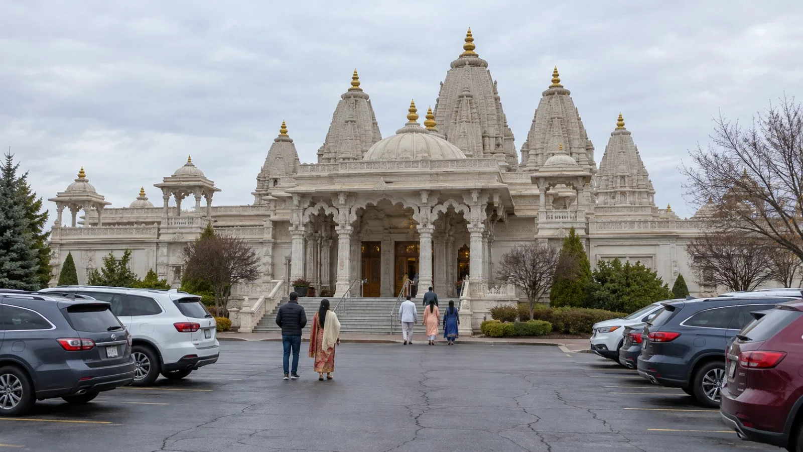 Worshippers approach a Hindu temple beside its parking lot in Aurora, Illinois. (AI-generated image / EconoTimes)
