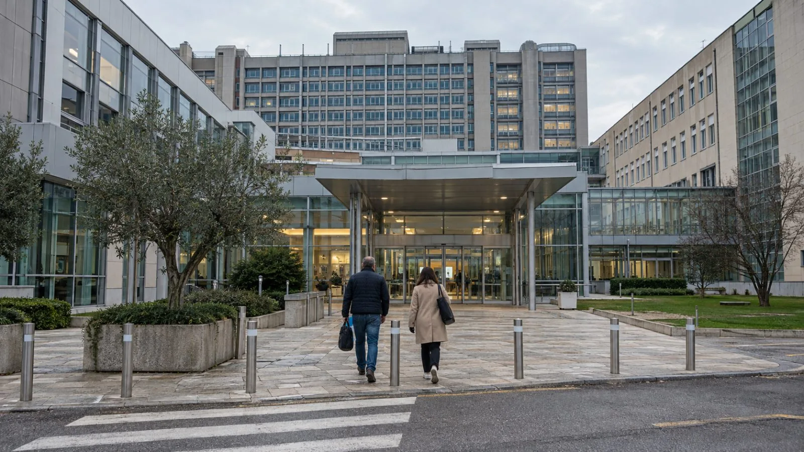 Patients enter Padua University Hospital in Padua, Italy, on an overcast morning. (AI-generated image / EconoTimes)