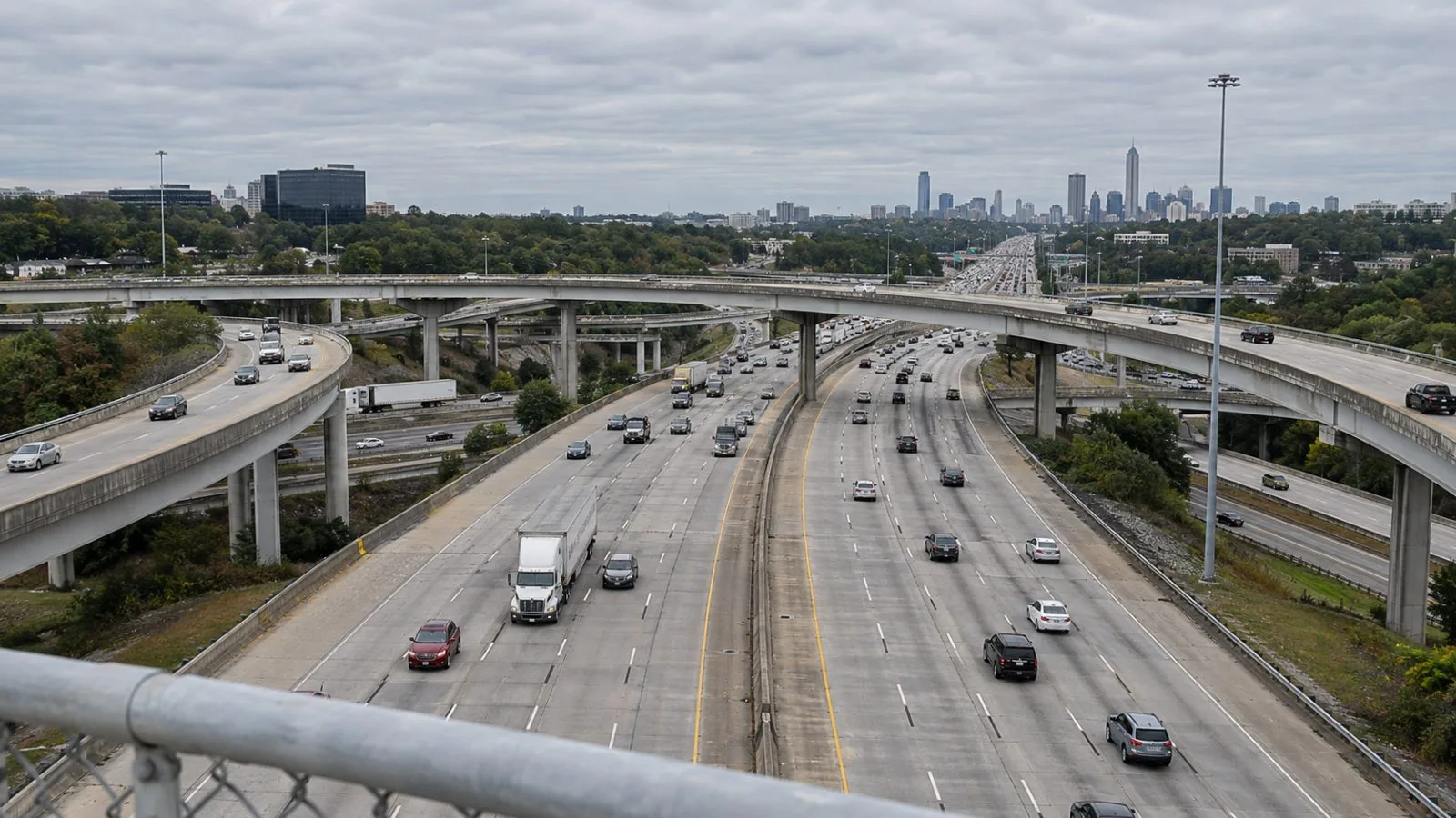 Traffic moves along Interstate 285 near the I-85 interchange in Atlanta, Georgia. (AI-generated image / EconoTimes)