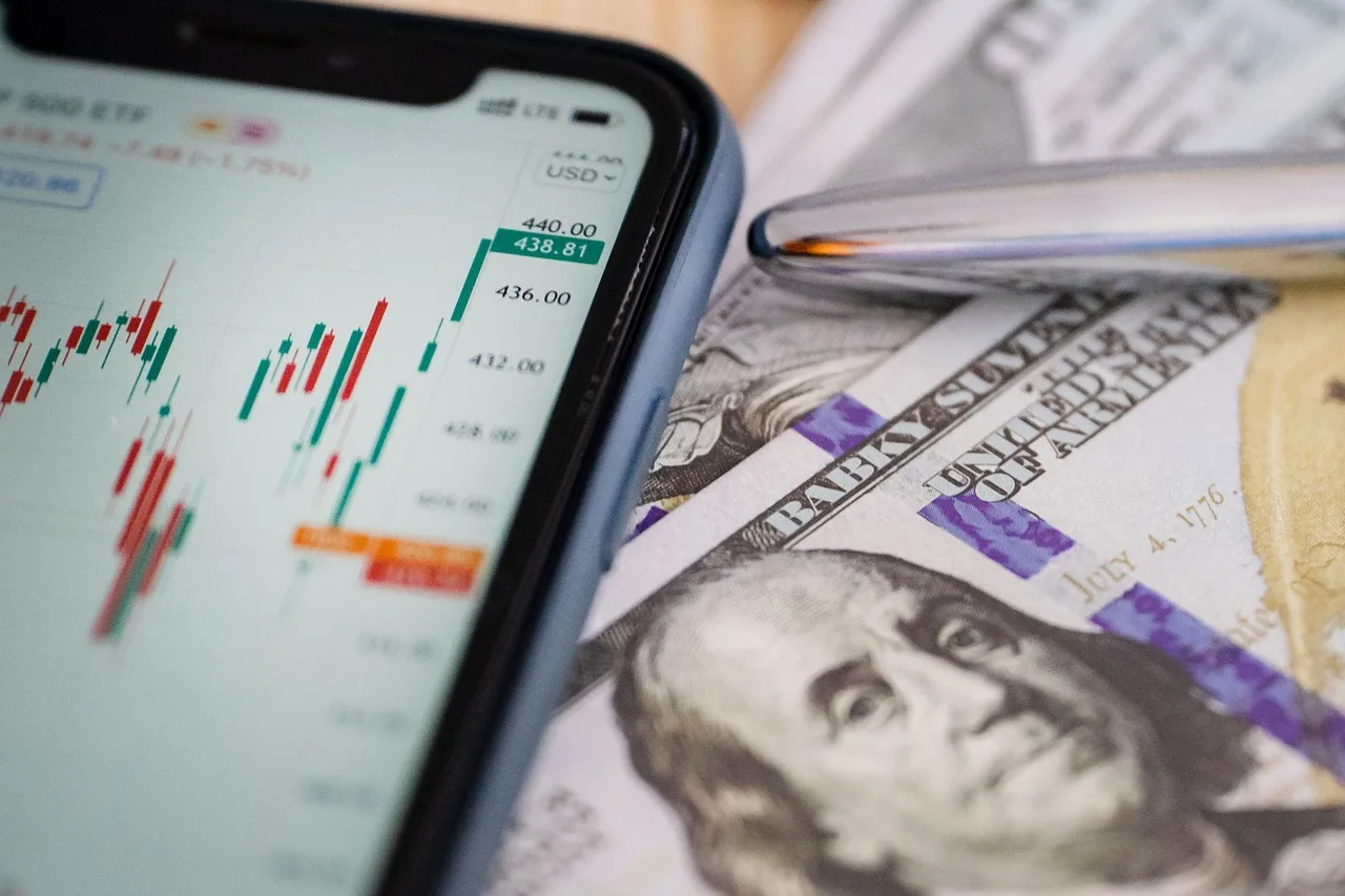 Grayscale Partners With Republic to Offer Crypto Funds From $2,500. Source: Image by Oleksandr Pidvalnyi from Pixabay