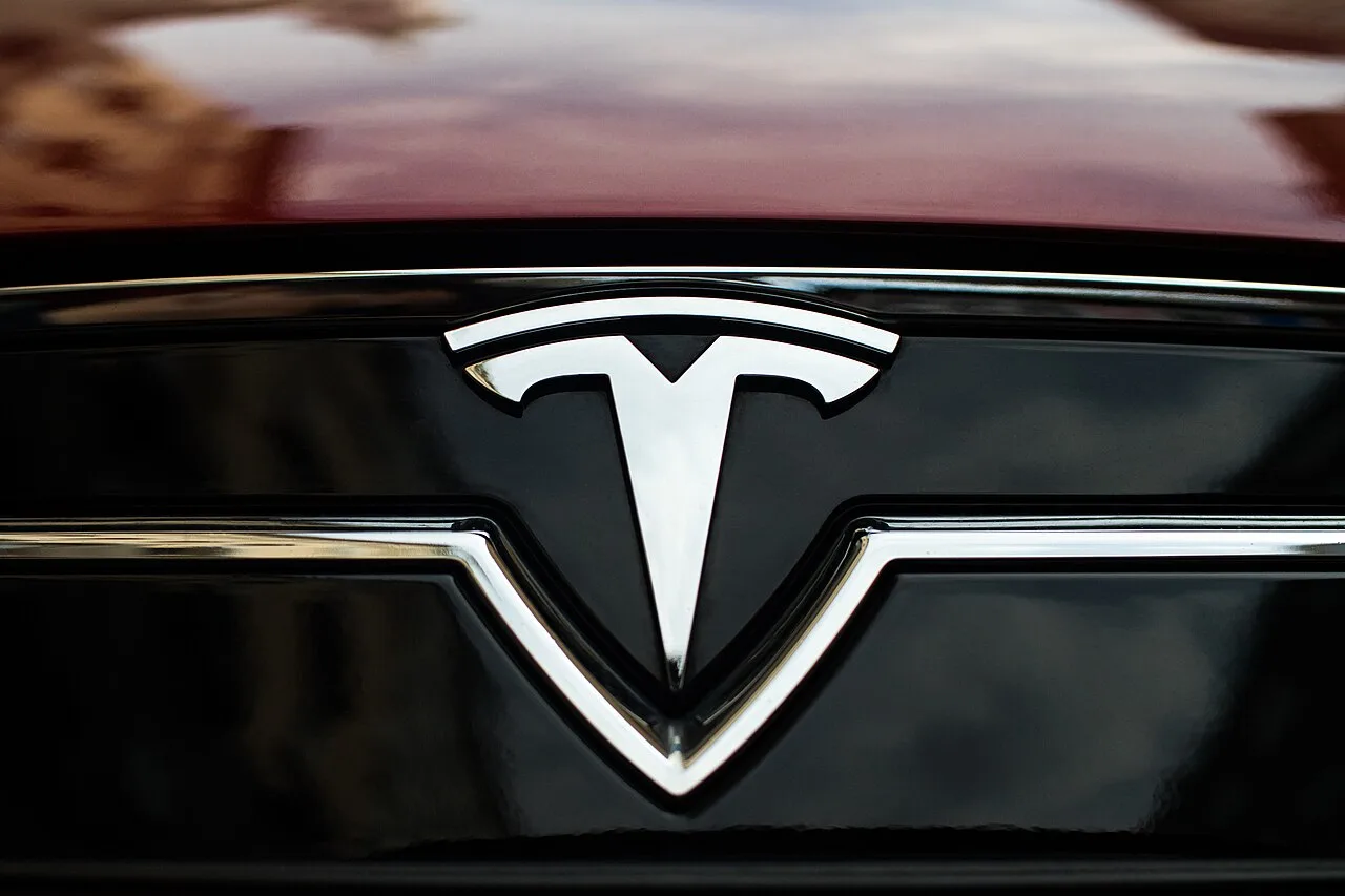 Tesla Unveils Flying Roadster, Targets 2028 Production. Source: Ivan Radic, CC BY 2.0, via Wikimedia Commons